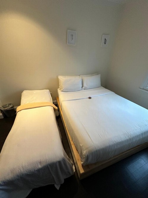 East Village Hotel - image 8