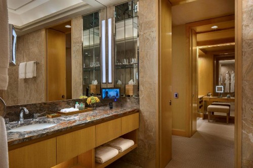 Four Seasons Hotel New York - image 39