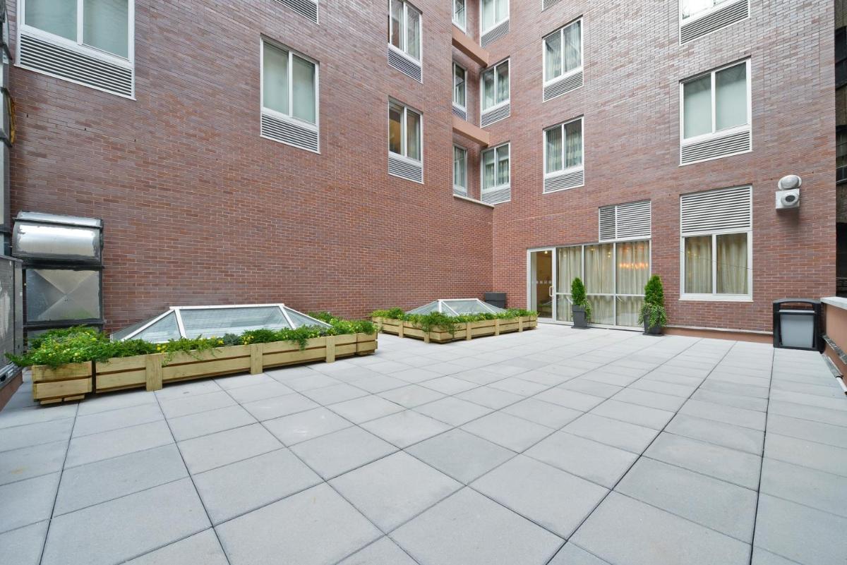 Holiday Inn Lower East Side an IHG Hotel - image 6
