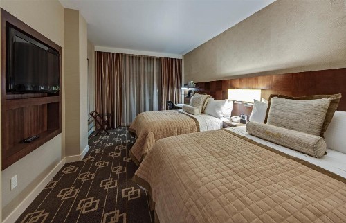 Wyndham Garden Chinatown - image 10