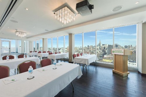 Wyndham Garden Chinatown - image 8