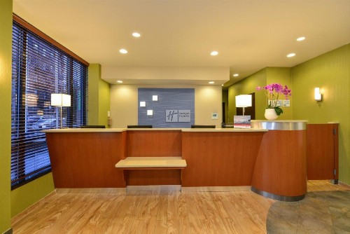 Holiday Inn Express Manhattan Midtown West an IHG Hotel - image 10
