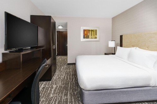 Fairfield Inn & Suites by Marriott New York Midtown Manhattan/Penn Station - image 14