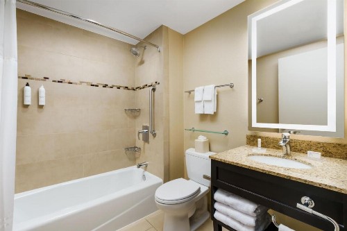 Fairfield Inn & Suites by Marriott New York Midtown Manhattan/Penn Station - image 18
