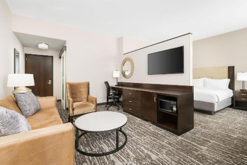 Fairfield Inn & Suites by Marriott New York Midtown Manhattan/Penn Station - image 3
