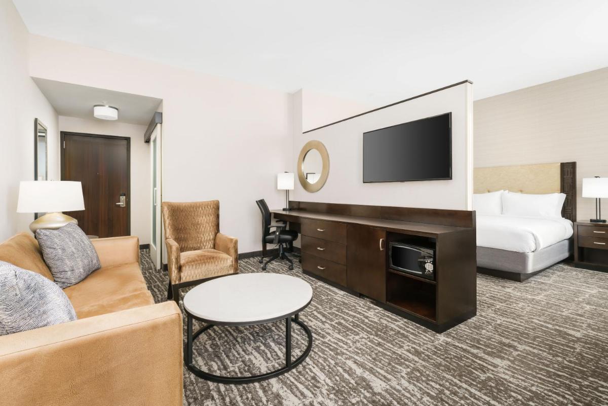 Fairfield Inn & Suites by Marriott New York Midtown Manhattan/Penn Station - image 3