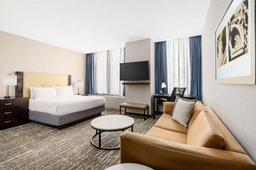 Fairfield Inn & Suites by Marriott New York Midtown Manhattan/Penn Station - image 5