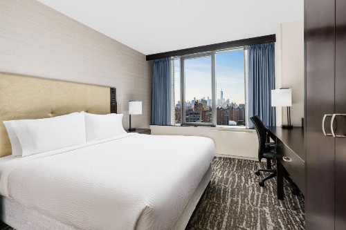 Fairfield Inn & Suites by Marriott New York Midtown Manhattan/Penn Station - image 7