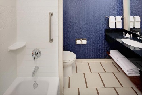 Fairfield Inn & Suites New York Manhattan/Downtown East - image 18