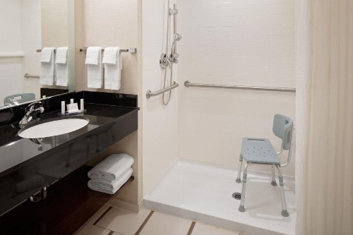 Fairfield Inn & Suites New York Manhattan/Downtown East - image 8