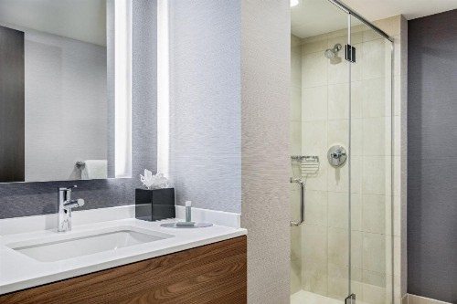 Courtyard by Marriott Times Square West - image 12