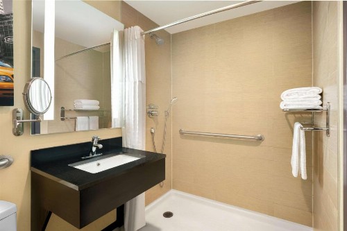 Best Western Premier Herald Square - image 10