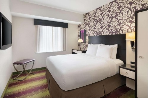 Best Western Premier Herald Square - image 21