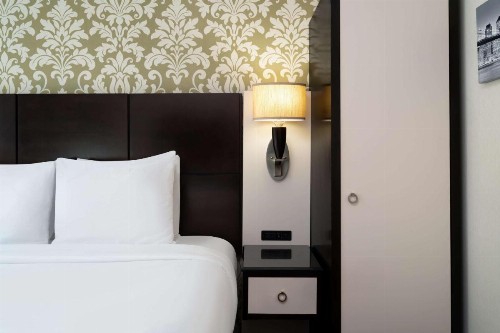 Best Western Premier Herald Square - image 30
