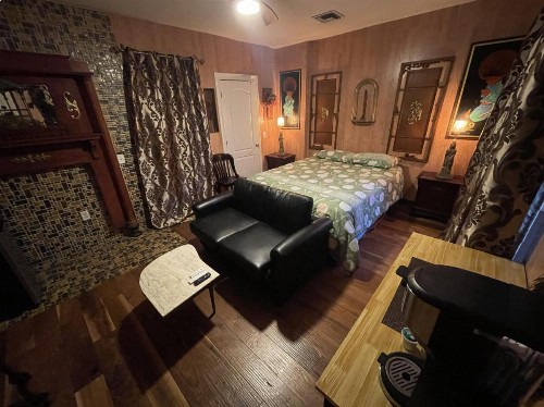 NYC Townhouse Apartment - image 19