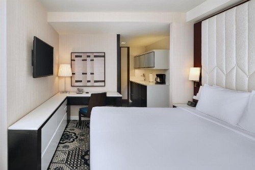 Residence Inn by Marriott New York Manhattan/Central Park - image 2
