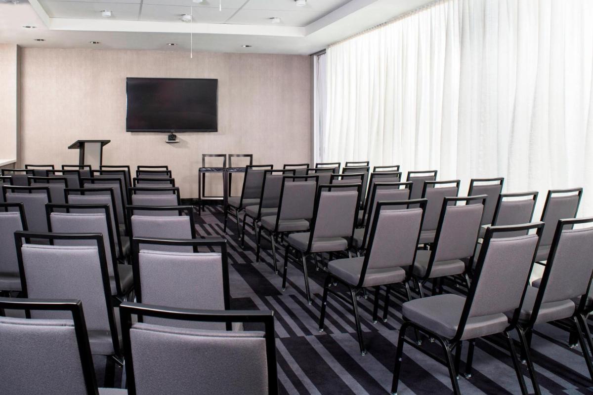 Courtyard by Marriott New York Manhattan/Central Park - image 6