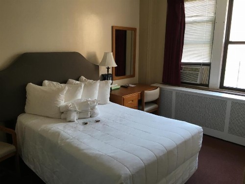 Leo House - image 22