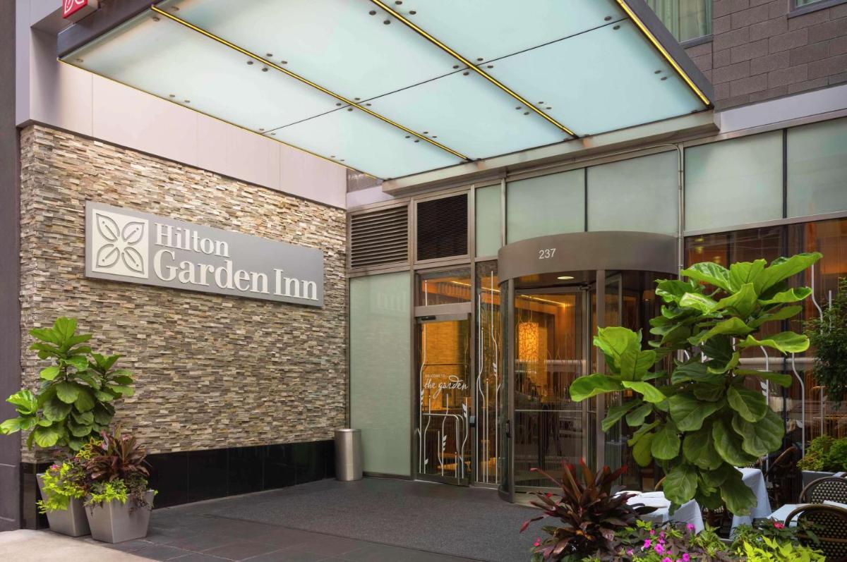 Hilton Garden Inn Central Park South - main image