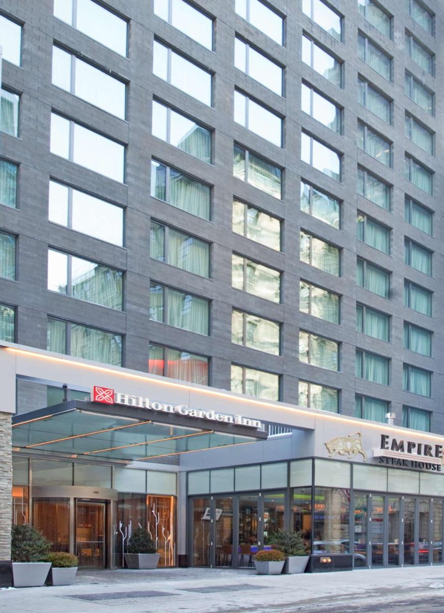 Hilton Garden Inn Central Park South - image 3