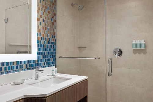 Courtyard by Marriott New York Manhattan/Chelsea - image 2