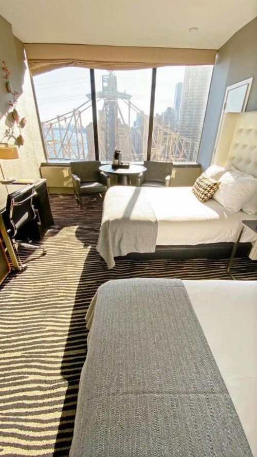 Bentley Hotel - image 3