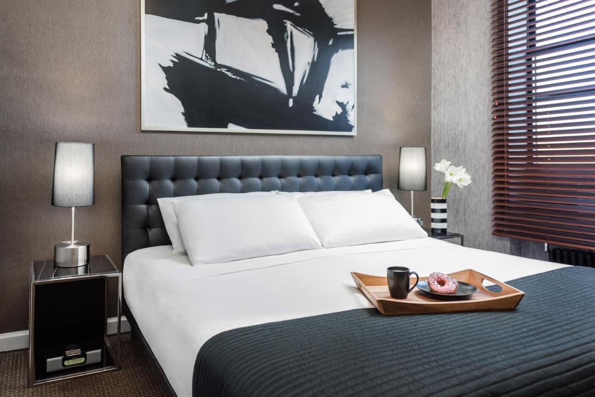 Park West Hotel - image 3