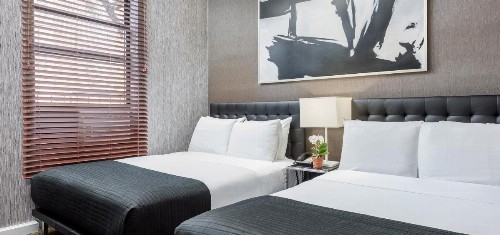 Park West Hotel - image 8