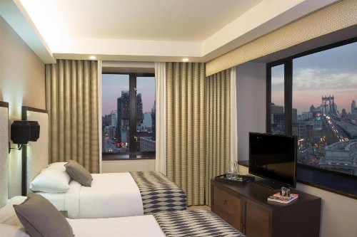 Leon Hotel LES