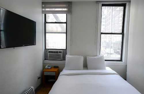 Midtown West Hotel - image 12