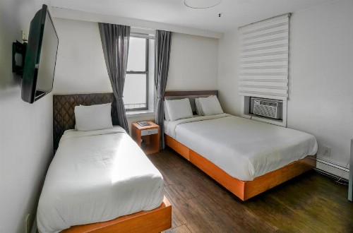 Midtown West Hotel - image 40