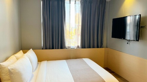 Madison LES Hotel - image 37