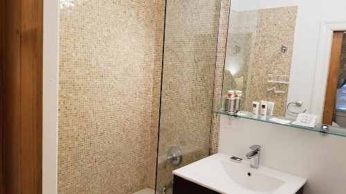 Incentra Village Hotel - image 6