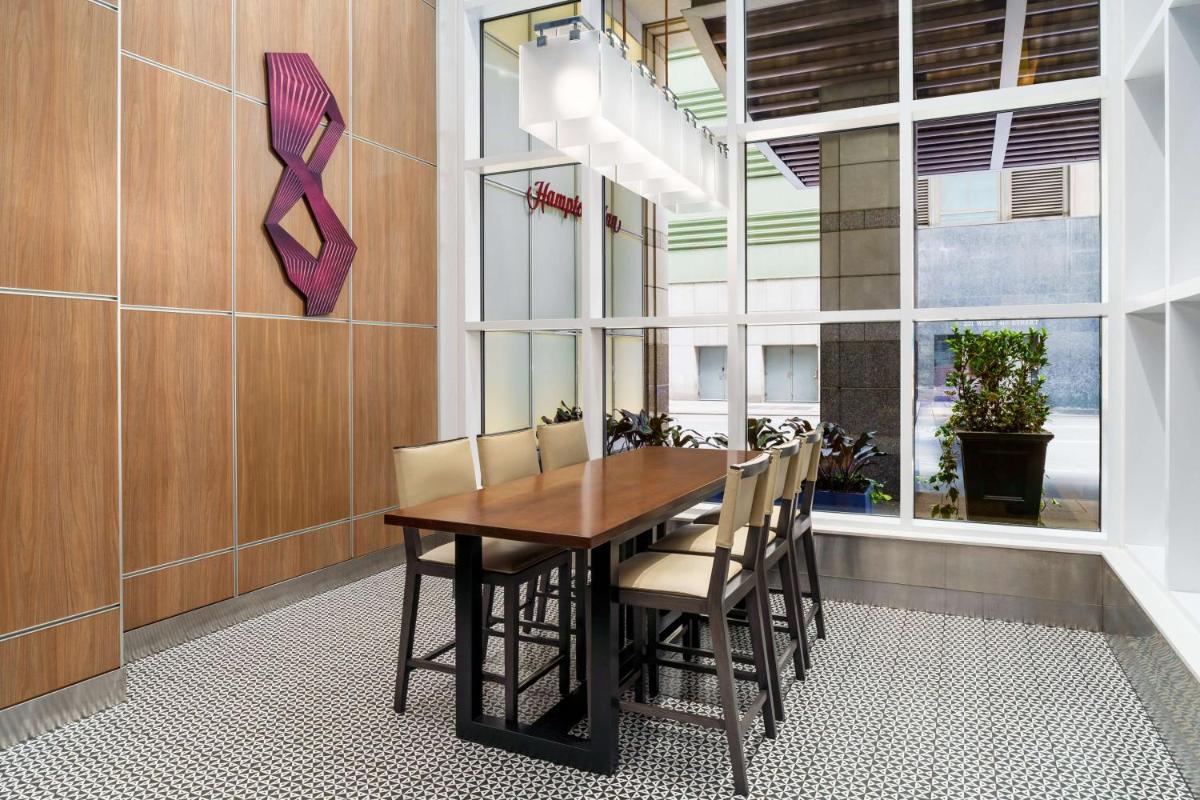 Hampton Inn Times Square Central - image 4