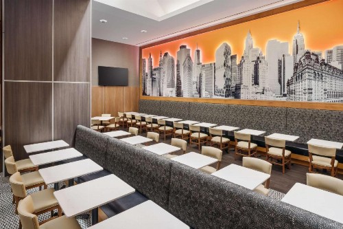 Hampton Inn Times Square Central - image 6