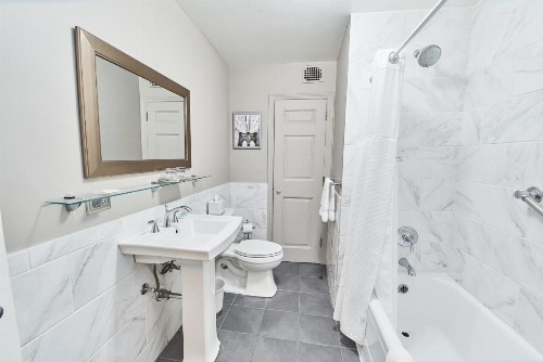 3 West Club - image 11
