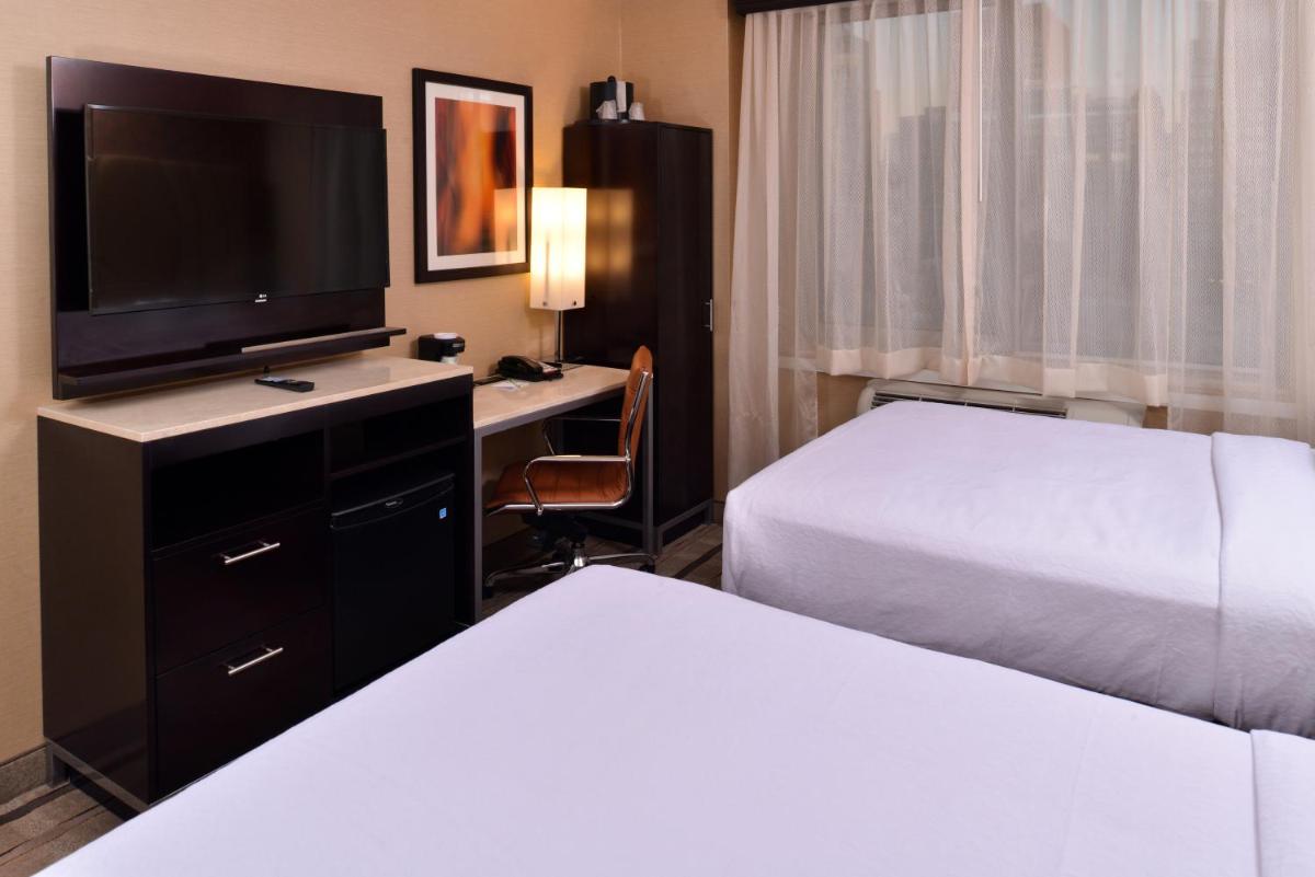 Holiday Inn New York City - Times Square an IHG Hotel - image 2