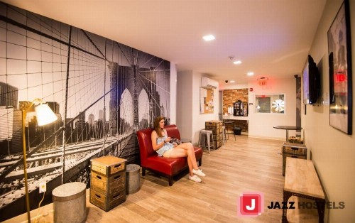 Jazz on Columbus Circle Hostel - image 4