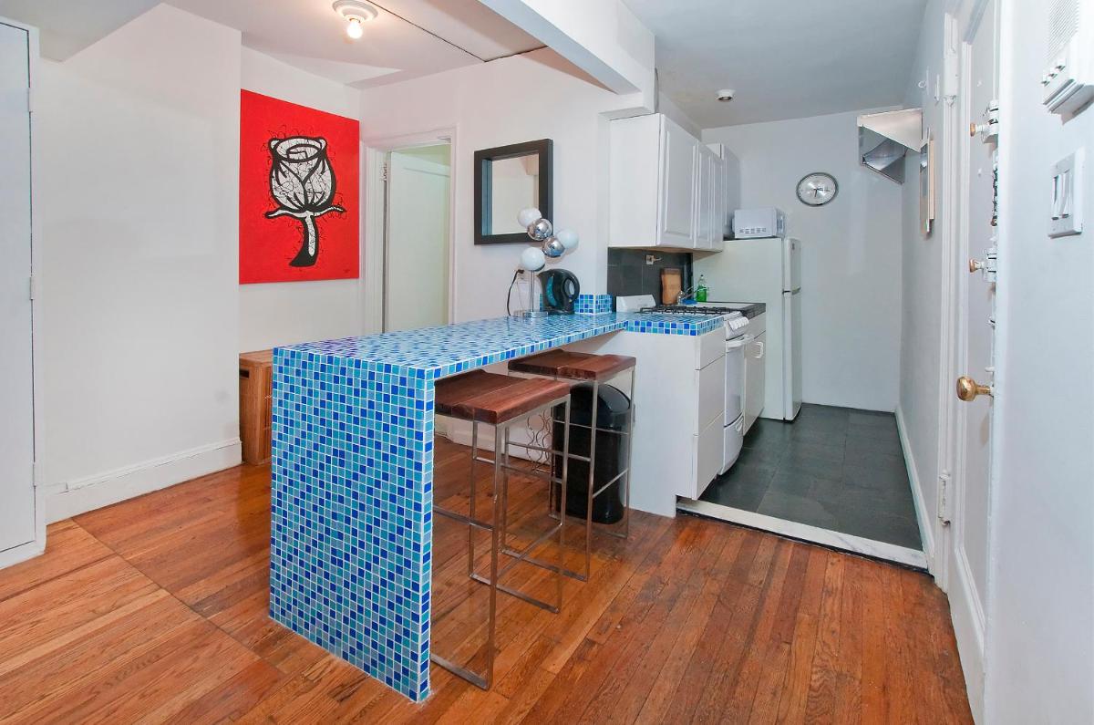Mid Town East 28th Street Apartments Next to Times Square - main image