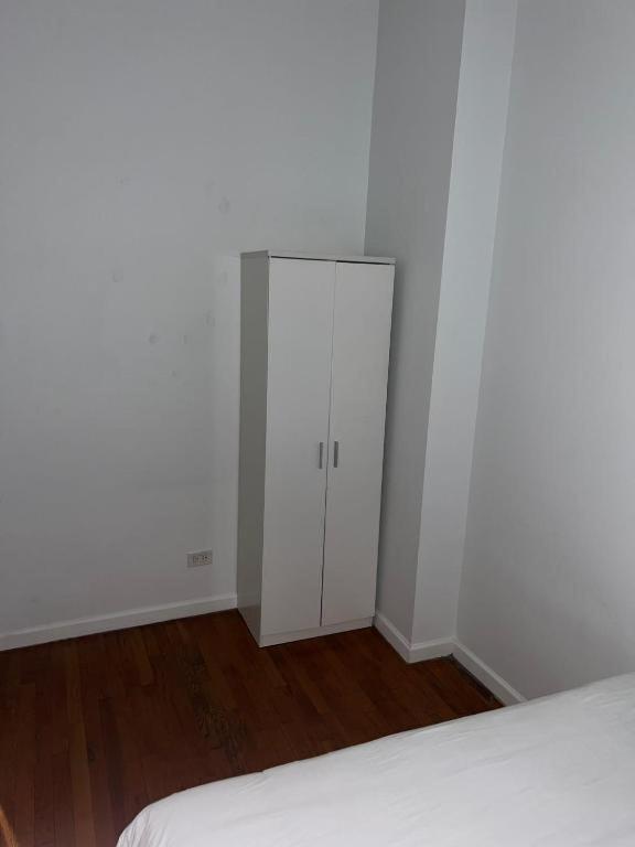 Mid Town East 28th Street Apartments Next to Times Square - image 6
