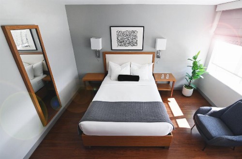 Edge Hotel Washington Heights - image 13