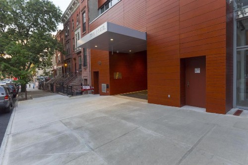 Edge Hotel Washington Heights - image 17