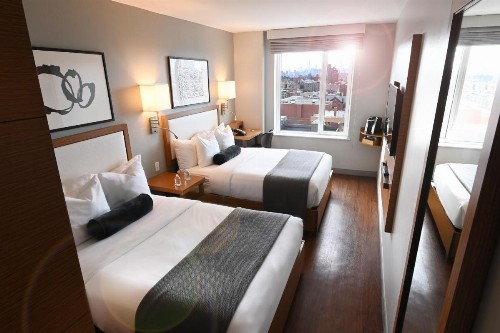 Edge Hotel Washington Heights - image 3