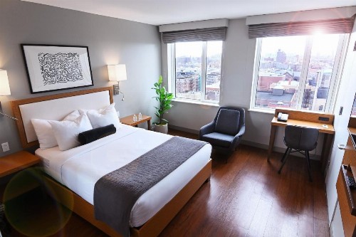 Edge Hotel Washington Heights - image 5