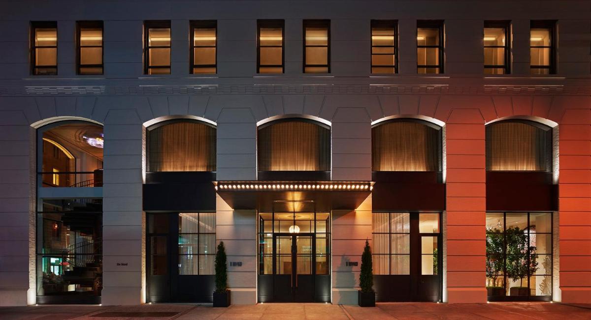 11 Howard - main image