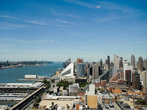 Global Luxury Suites at Sky - image 12