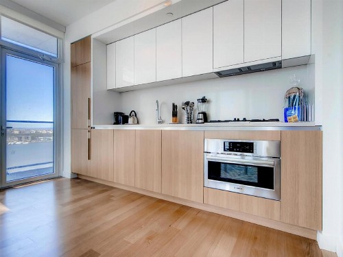 Global Luxury Suites at Sky - image 7