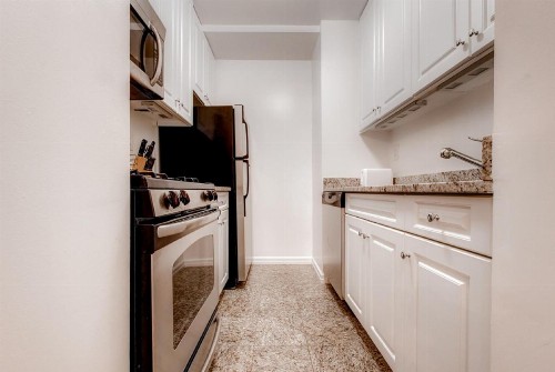 Global Luxury Suites at Symphony House - image 3