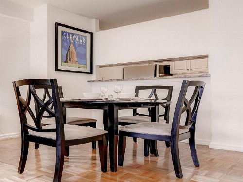 Global Luxury Suites at Symphony House - image 9