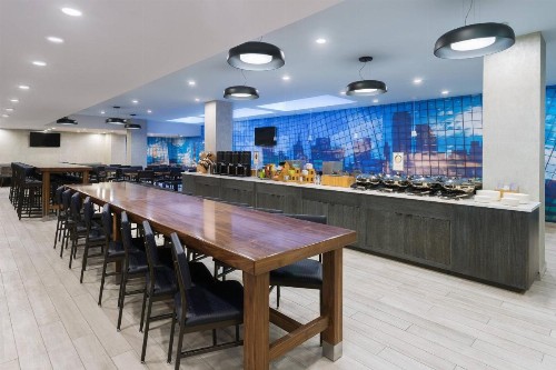 Fairfield Inn & Suites by Marriott New York Manhattan/Central Park - image 17